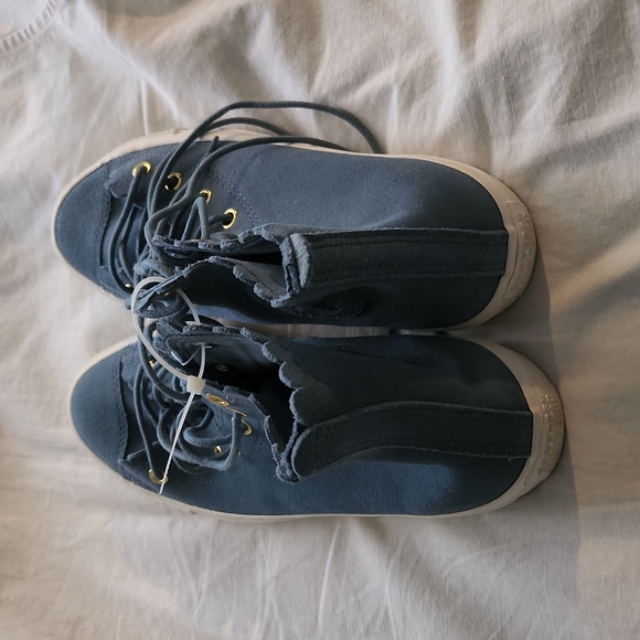 Women Converse - Picture 5 of 5